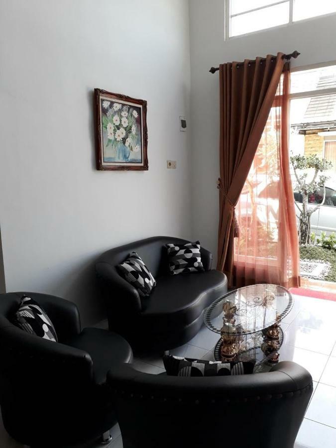 Villa Puncak Garuda A5 Бату Екстер'єр фото